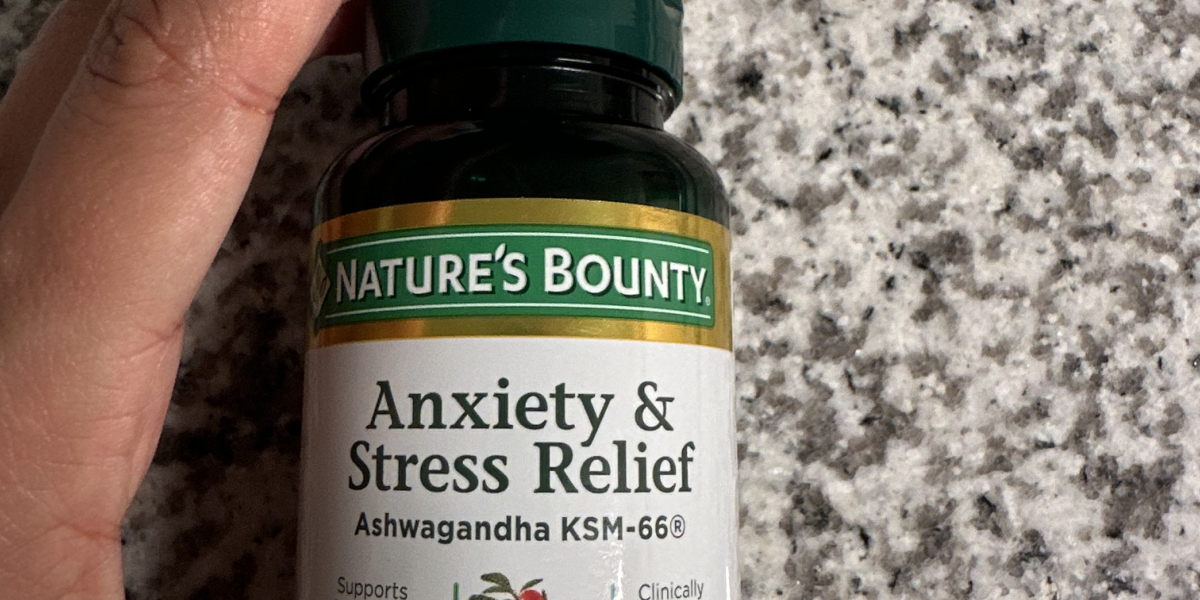 ASHWAGANDHA the best supplement to control stress, anxiety and insomnia.